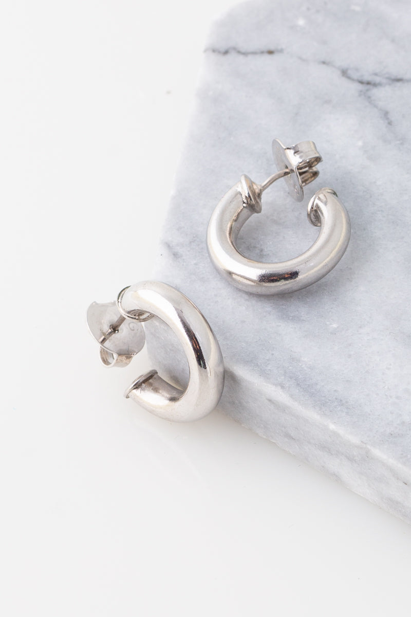Amelia Hoops Earrings in Silver