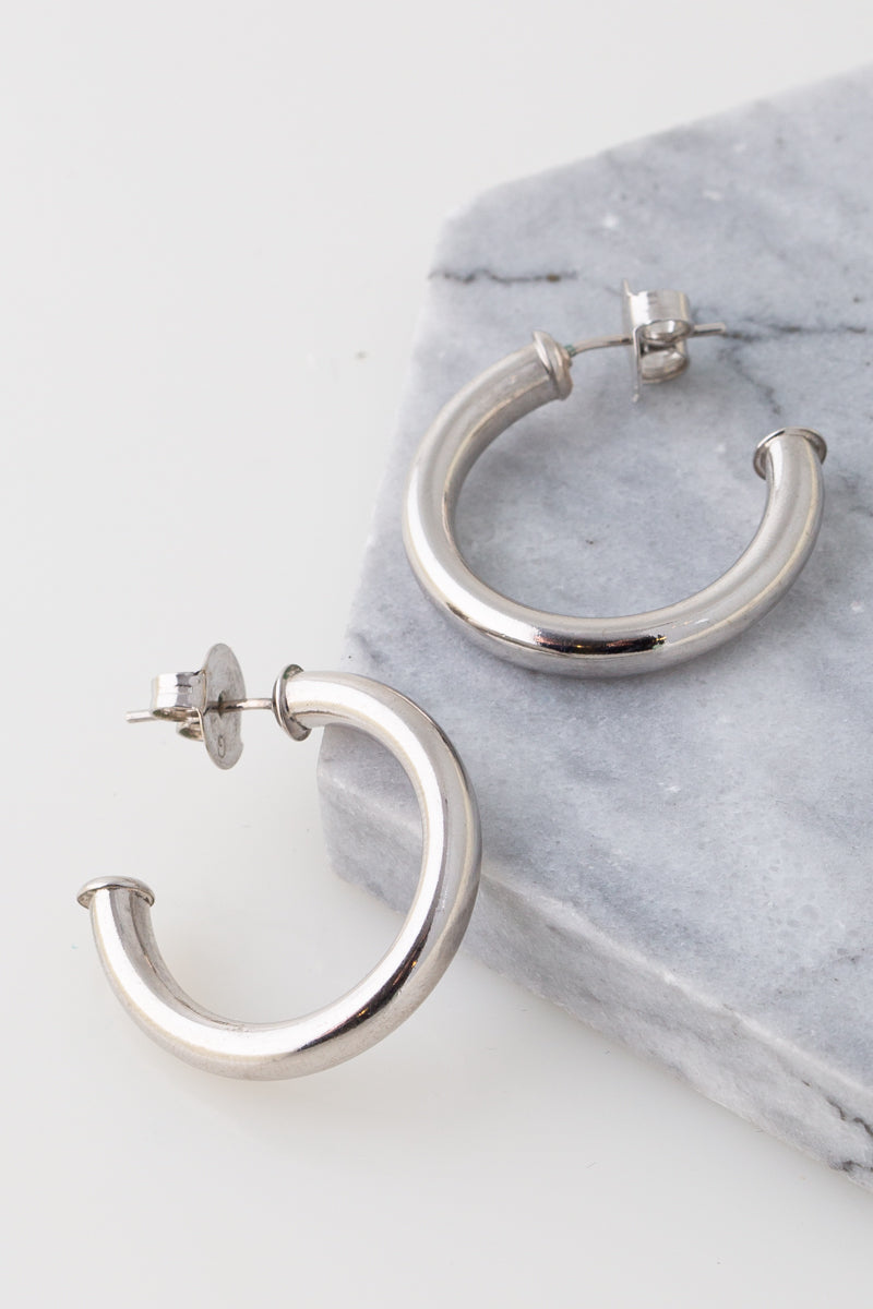 Amelia Hoops Earrings in Silver
