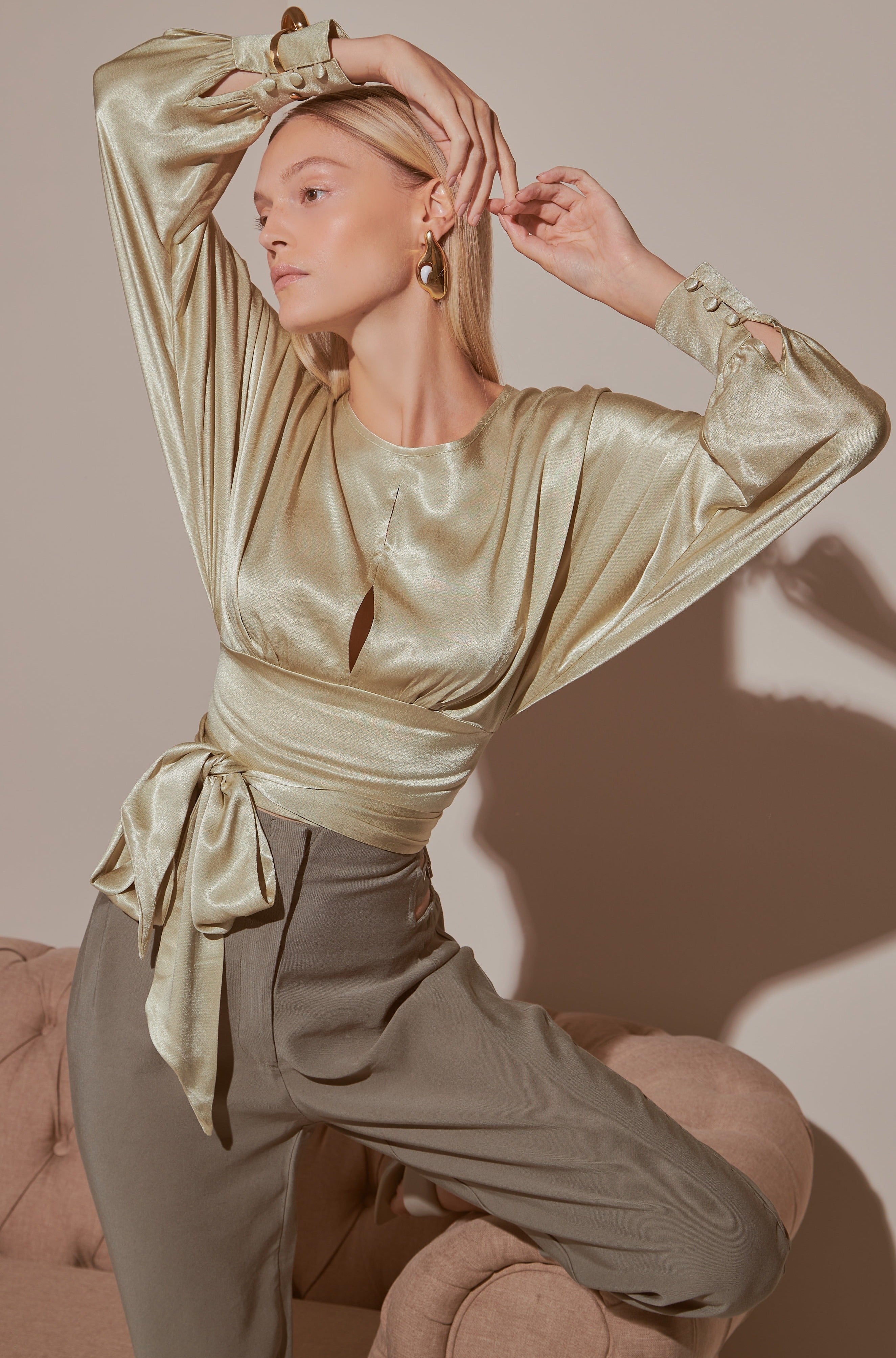Safira Backless Blouse in Moss