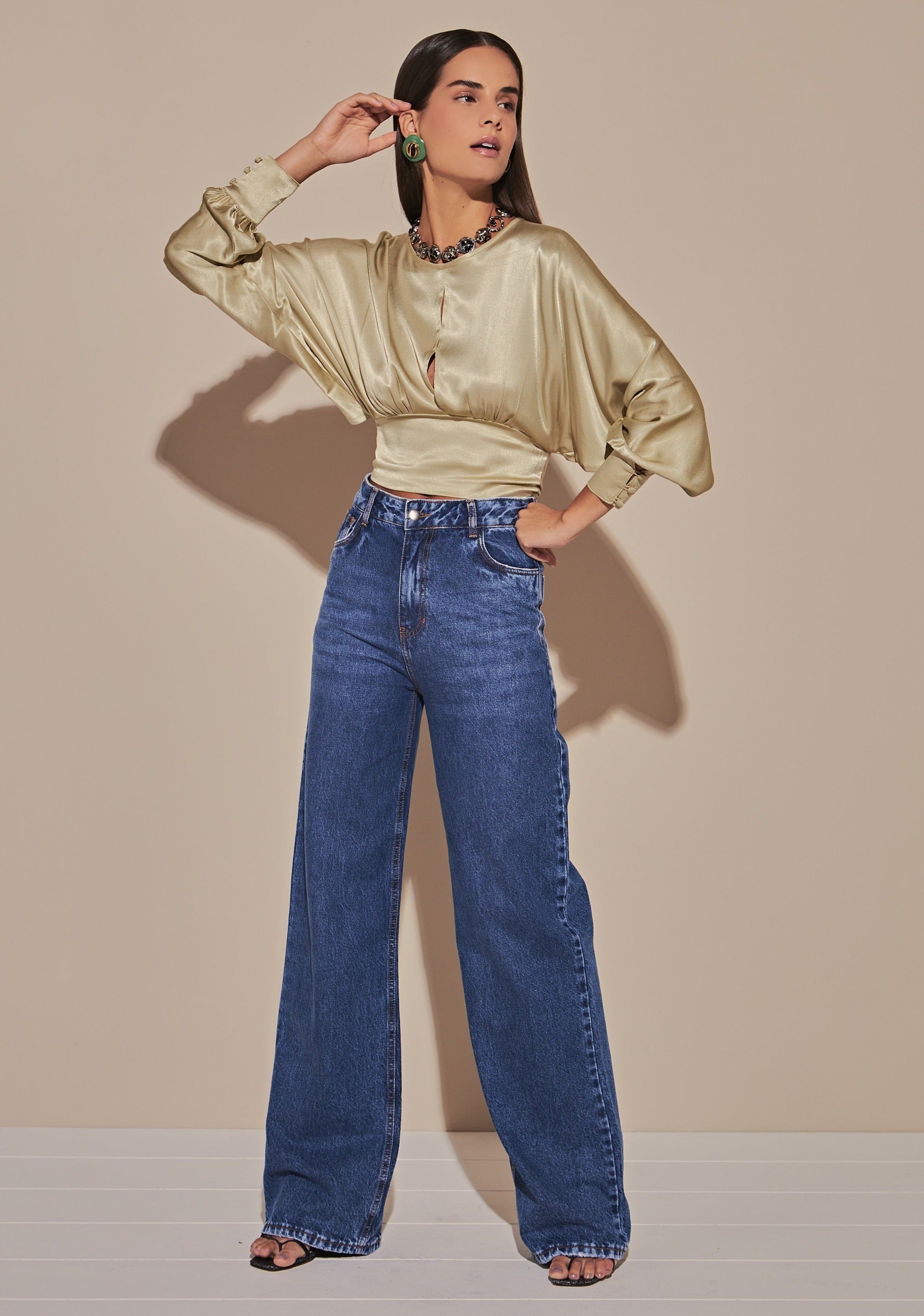 Safira Backless Blouse in Moss