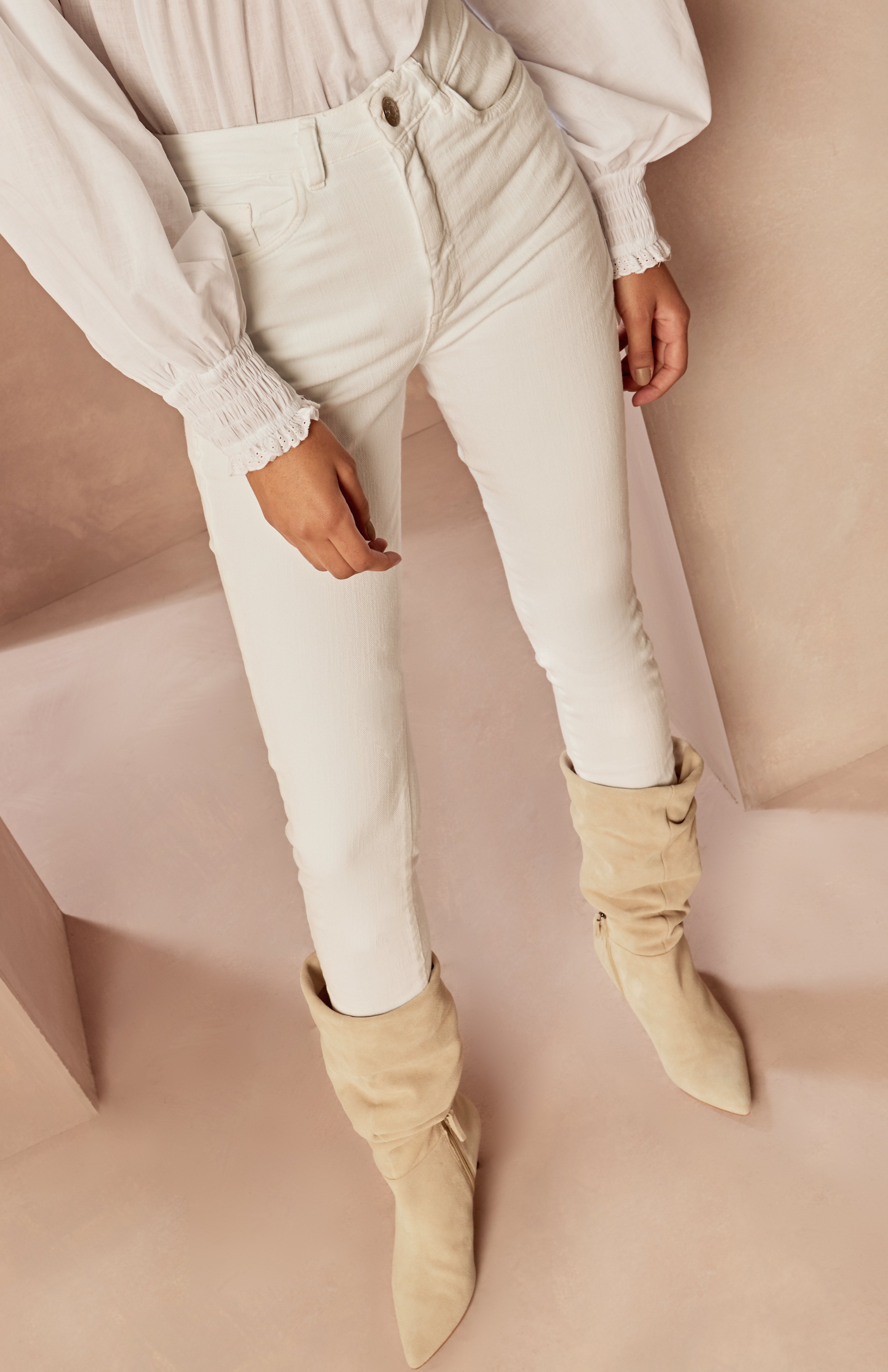 Vera Pant in White
