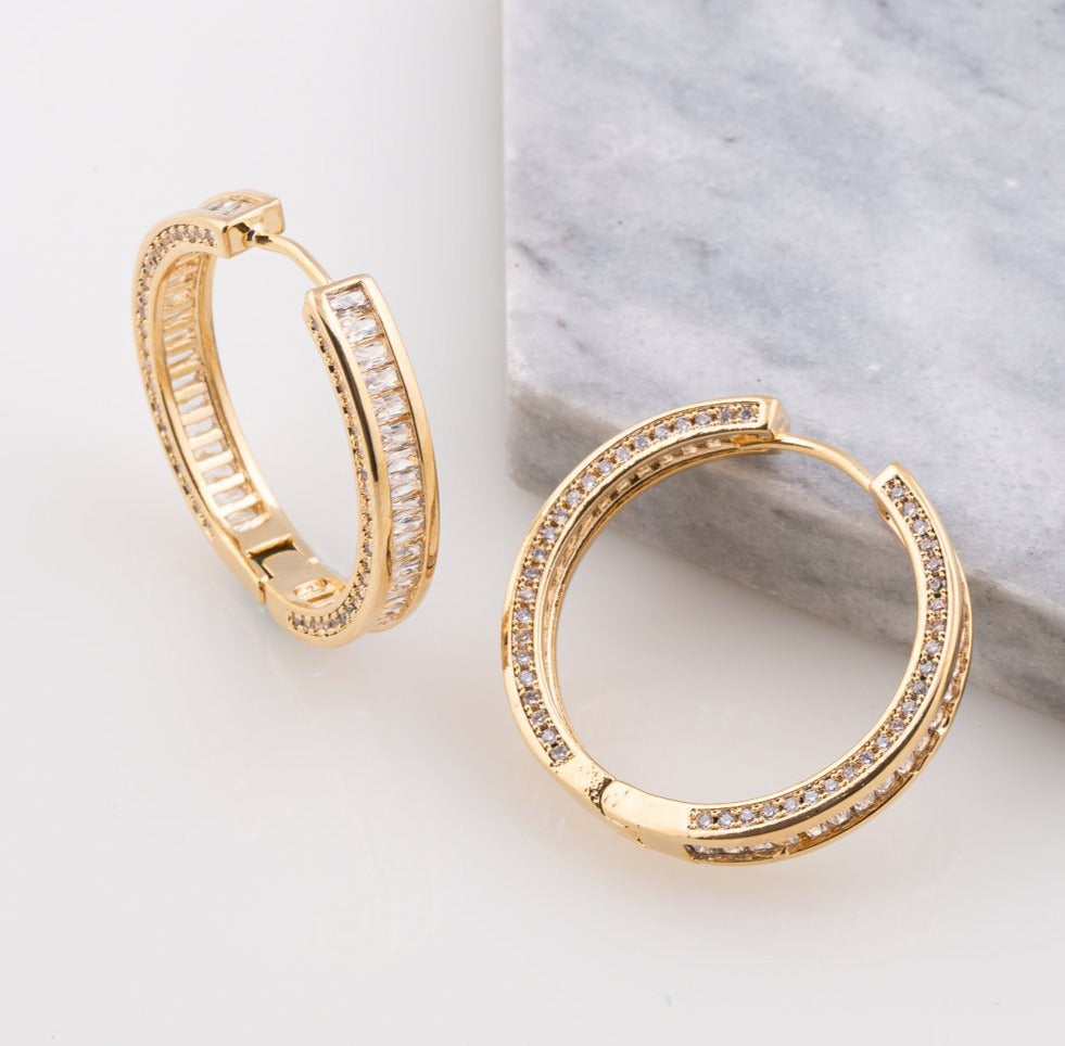 Diva Set Round Diamond Hinged Hoop Earrings