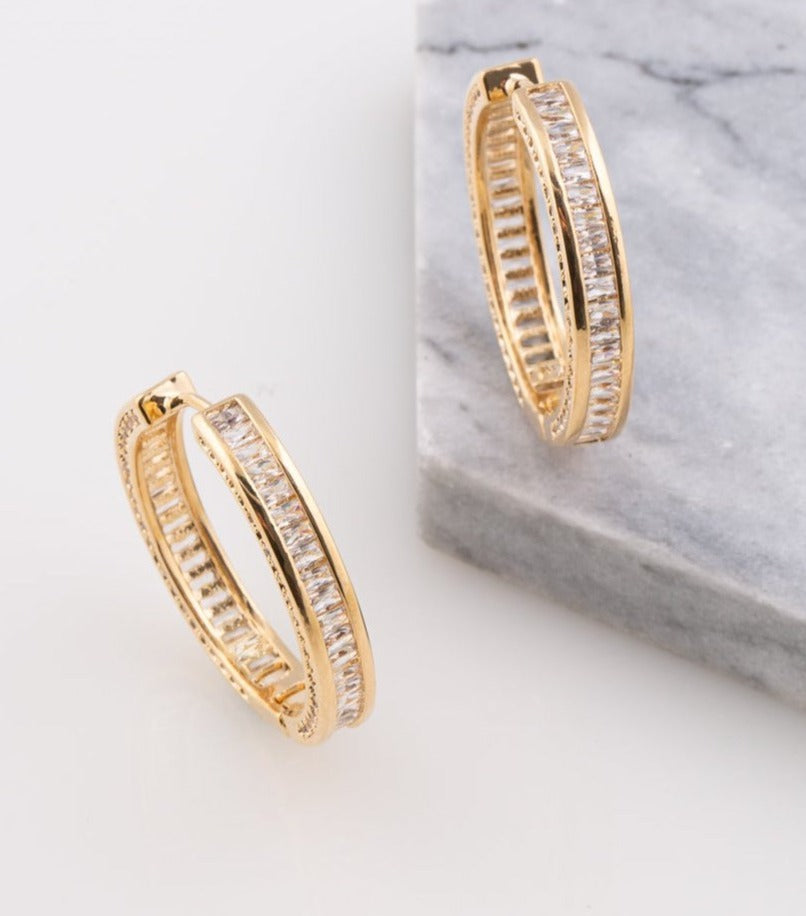 Diva Set Round Diamond Hinged Hoop Earrings